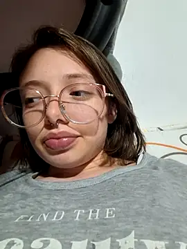 Snapshot of linda-schmidt chatting on July 23, 2026, 3:37 am linda-schmidt online show from July 23, 2026, 3:37 am
