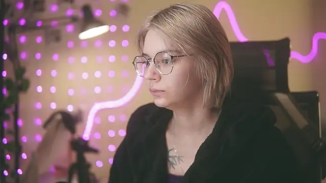 alyssa sweet online show from May 26, 2026, 1:56 am