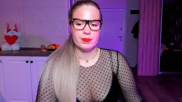 HotTiffani online show from November 26, 2025, 3:35 pm