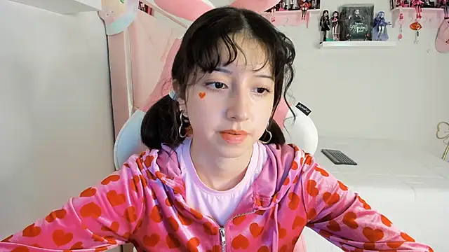 Snapshot of cherrycute chatting on December 3, 2024, 4:03 am cherrycute online show from December 3, 2024, 4:03 am