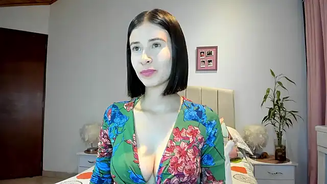 macarena vallejo online show from December 6, 2024, 1:18 am