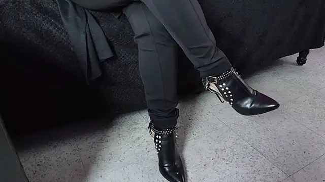 Snapshot of _Jade_16 chatting on December 17, 2025, 12:00 pm Jade 16 online show from December 17, 2025, 12:00 pm