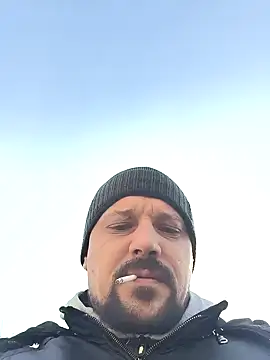 Snapshot of DanielOhCool chatting on February 11, 2025, 11:10 am DanielOhCool online show from February 11, 2025, 11:10 am