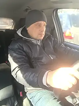 Snapshot of DanielOhCool chatting on February 18, 2025, 9:32 am DanielOhCool online show from February 18, 2025, 9:32 am