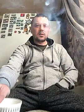 Snapshot of DanielOhCool chatting on February 28, 2025, 7:26 am DanielOhCool online show from February 28, 2025, 7:26 am