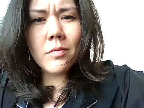 missemi online show from February 19, 2025, 5:38 pm