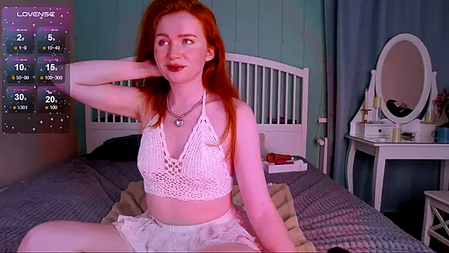 Snapshot of GingerArin chatting on October 22, 2025, 10:15 am GingerArin online show from October 22, 2025, 10:15 am