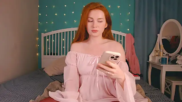 Snapshot of GingerArin chatting on December 3, 2025, 11:41 am GingerArin online show from December 3, 2025, 11:41 am