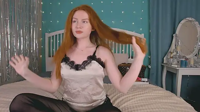 Snapshot of GingerArin chatting on January 7, 2026, 12:18 pm GingerArin online show from January 7, 2026, 12:18 pm