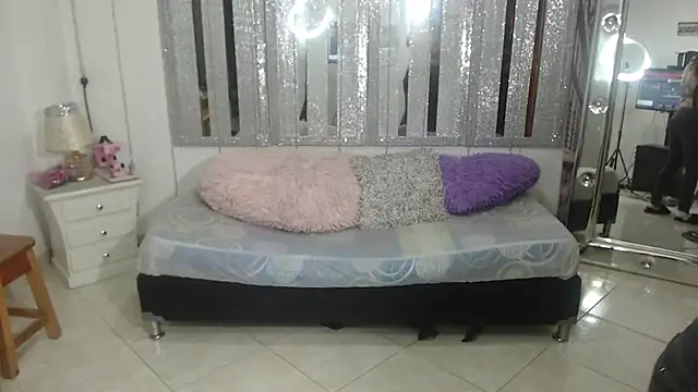 mijal queen online show from February 14, 2025, 2:50 am