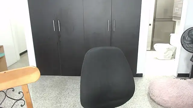 mijal queen online show from March 13, 2025, 2:49 am