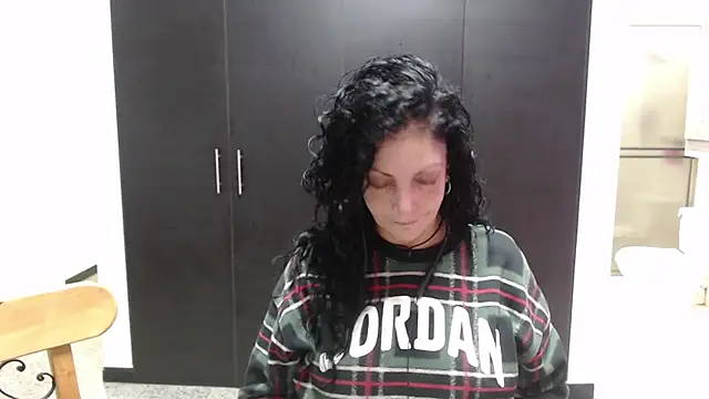 mijal queen online show from October 17, 2025, 3:10 am