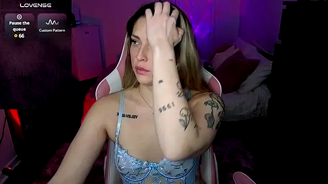 queenxlexy online show from January 29, 2025, 5:56 pm