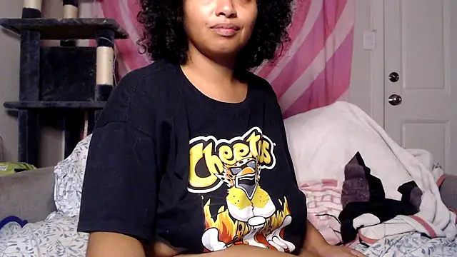 Snapshot of TasteeKitty chatting on October 30, 2025, 7:54 am TasteeKitty online show from October 30, 2025, 7:54 am