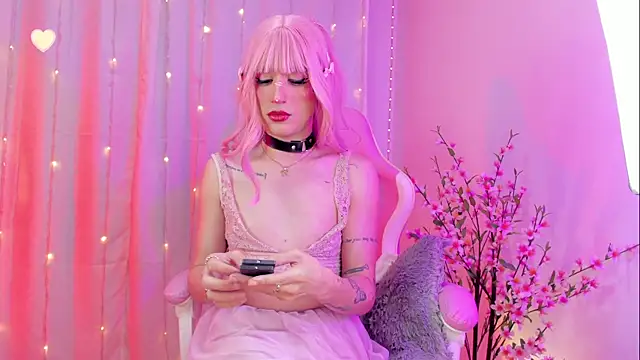 rosseblondee online show from December 1, 2025, 11:43 pm