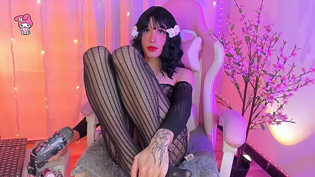 Snapshot of rosseblondee chatting on April 20, 2026, 11:28 pm rosseblondee online show from April 20, 2026, 11:28 pm