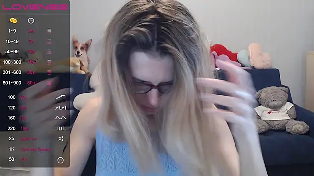 night is dark online show from March 21, 2025, 6:07 pm