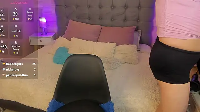  Abril W online show from March 2, 2025, 7:12 pm