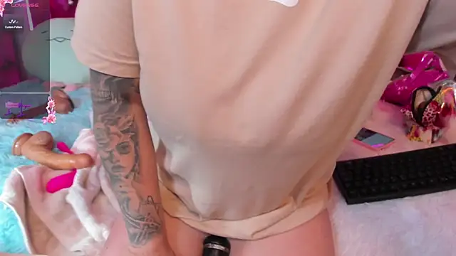 Snapshot of Nara_belen chatting on December 15, 2024, 1:24 am Nara belen online show from December 15, 2024, 1:24 am