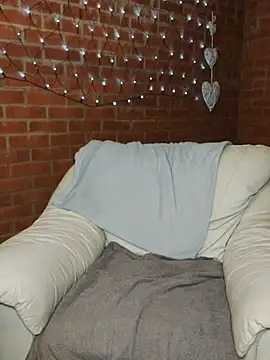 Lilybanx online show from May 2, 2026, 4:17 am