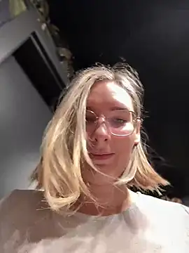 The Snowwhitee online show from December 19, 2024, 9:07 am