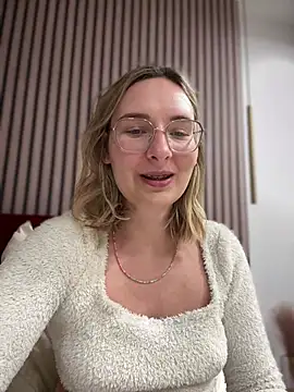 The Snowwhitee online show from February 2, 2025, 5:37 pm