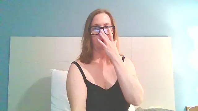 Snapshot of SweetandNaughty1 chatting on March 6, 2025, 3:57 am SweetandNaughty1 online show from March 6, 2025, 3:57 am