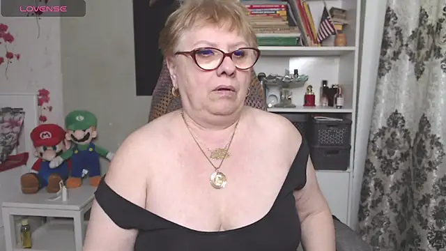 Snapshot of Mella4you chatting on May 5, 2026, 9:50 am Mella4you online show from May 5, 2026, 9:50 am