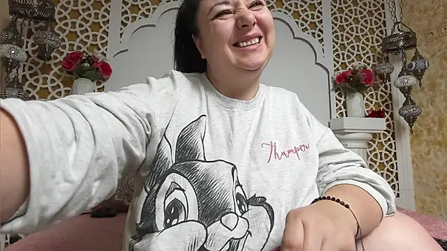 Snapshot of AleshaArabian chatting on February 20, 2026, 5:15 am AleshaArabian online show from February 20, 2026, 5:15 am