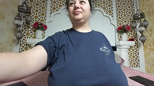 Snapshot of AleshaArabian chatting on February 23, 2026, 5:05 am AleshaArabian online show from February 23, 2026, 5:05 am