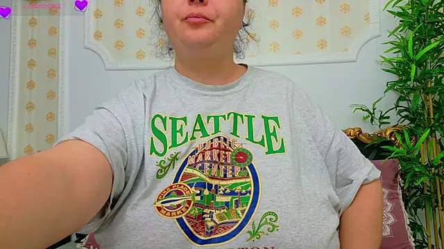 Snapshot of AleshaArabian chatting on April 8, 2026, 4:01 am AleshaArabian online show from April 8, 2026, 4:01 am