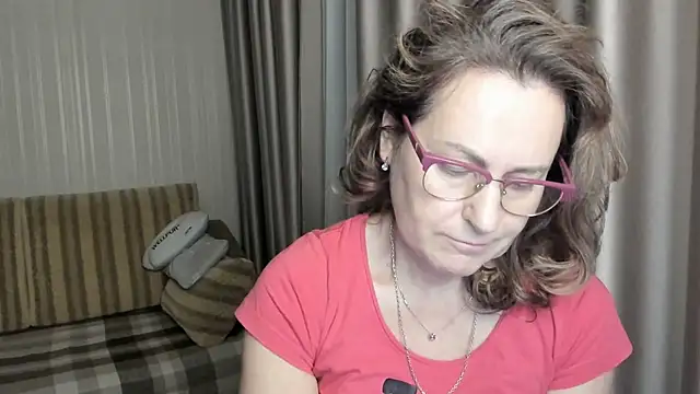 lauraoven online show from January 12, 2025, 3:03 pm