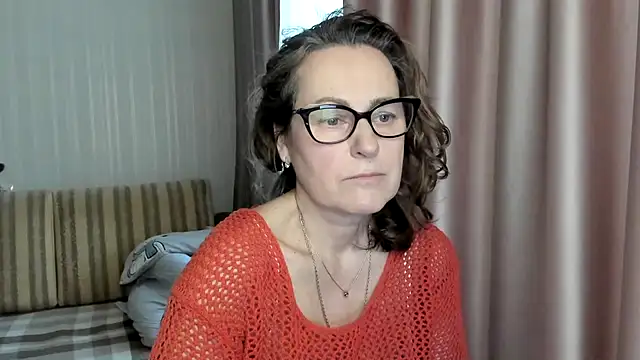 lauraoven online show from February 11, 2025, 9:20 am