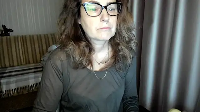 lauraoven online show from December 17, 2025, 7:25 am