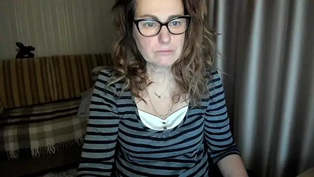 lauraoven online show from January 18, 2026, 1:15 pm