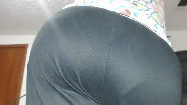 prettyangelsquirt online show from February 11, 2025, 3:29 pm