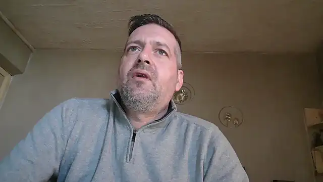 Snapshot of matrikes1 chatting on March 31, 2026, 4:07 pm matrikes1 online show from March 31, 2026, 4:07 pm
