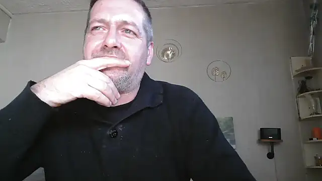 Snapshot of matrikes1 chatting on April 14, 2026, 4:46 pm matrikes1 online show from April 14, 2026, 4:46 pm
