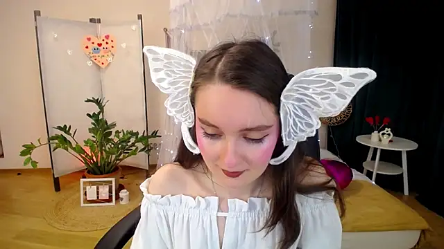 CloudGrace online show from February 19, 2025, 3:17 am