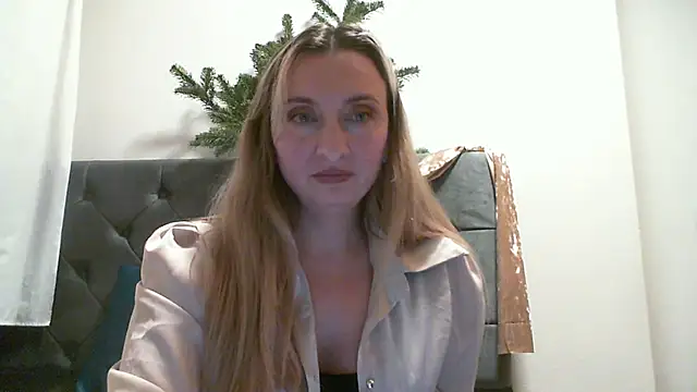 SusanCurt online show from January 10, 2026, 7:04 pm