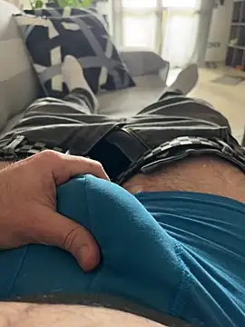  Inchiodo  online show from February 3, 2025, 1:40 pm