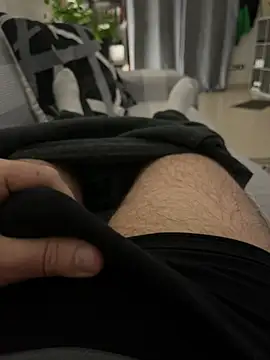  Inchiodo  online show from February 6, 2025, 5:40 pm