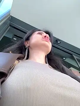 Snapshot of Wet__Bunny chatting on May 7, 2026, 6:19 am Wet Bunny online show from May 7, 2026, 6:19 am