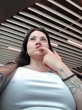 Snapshot of Wet__Bunny chatting on May 16, 2026, 7:05 am Wet Bunny online show from May 16, 2026, 7:05 am