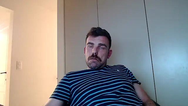 Snapshot of mrbigballs chatting on May 3, 2026, 9:10 pm mrbigballs online show from May 3, 2026, 9:10 pm