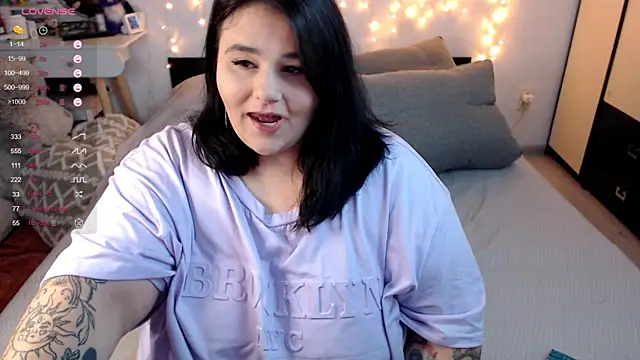 naughtykiss online show from October 19, 2025, 4:57 am