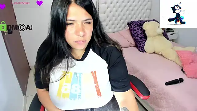 Karlathompson online show from February 10, 2025, 4:08 am