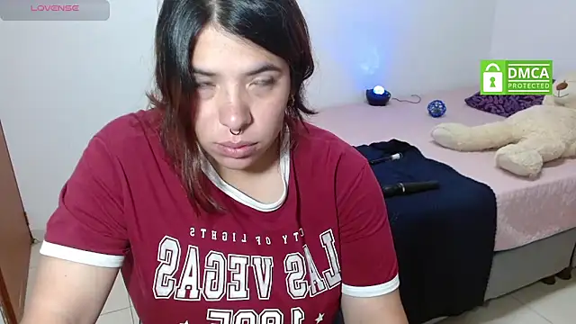 Karlathompson online show from December 19, 2025, 11:12 pm