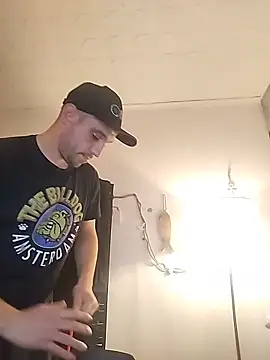 Snapshot of Codymc89 chatting on October 25, 2025, 1:46 am Codymc89 online show from October 25, 2025, 1:46 am