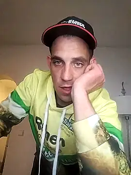 Snapshot of Codymc89 chatting on November 5, 2025, 7:36 pm Codymc89 online show from November 5, 2025, 7:36 pm